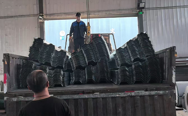 同仁楼承板安装前准备:钢筋桁架同仁楼承板施工要点 楼承板安装前准备:钢筋桁架同仁楼承板施工要点