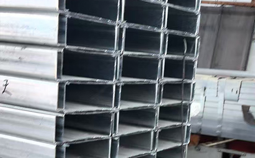 同仁C型钢选型与在轻同仁钢结构中的应用解析